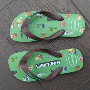 Havaianas boys sz 13 Minecraft flip flops